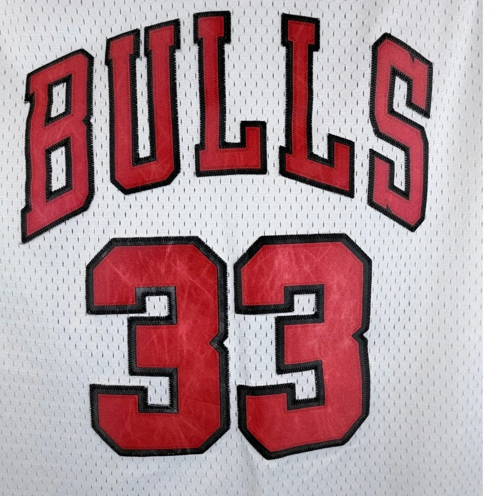 Adidas Hardwood Classics Scottie Pippen 33 Chicago Bulls Jersey XL White NBA